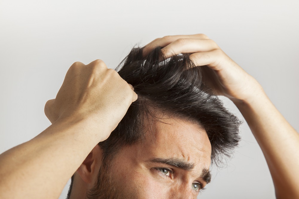 طرق علاج تساقط الشعر للرجال