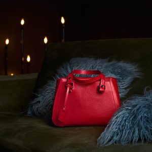 حقائب نسائية يجب ان تمتلكها كل سيدة عربية