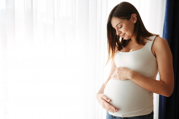 الدليل الشامل حول العناية بالشعر أثناء الحمل