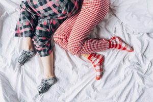أفضل الأقمشة لملابس النوم والبيجامات