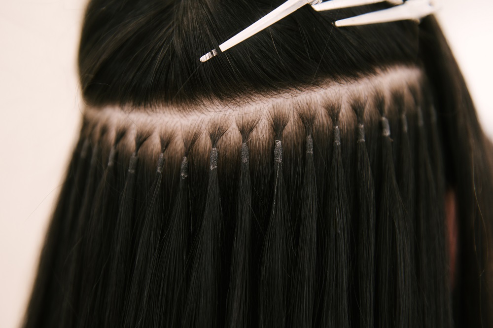الدليل الشامل حول كيفية اختيار وتطبيق  وصلات الشعر، والعناية بها