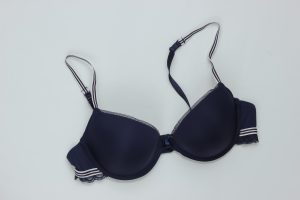 كيفية اختيار وارتداء حمالة البوش اب