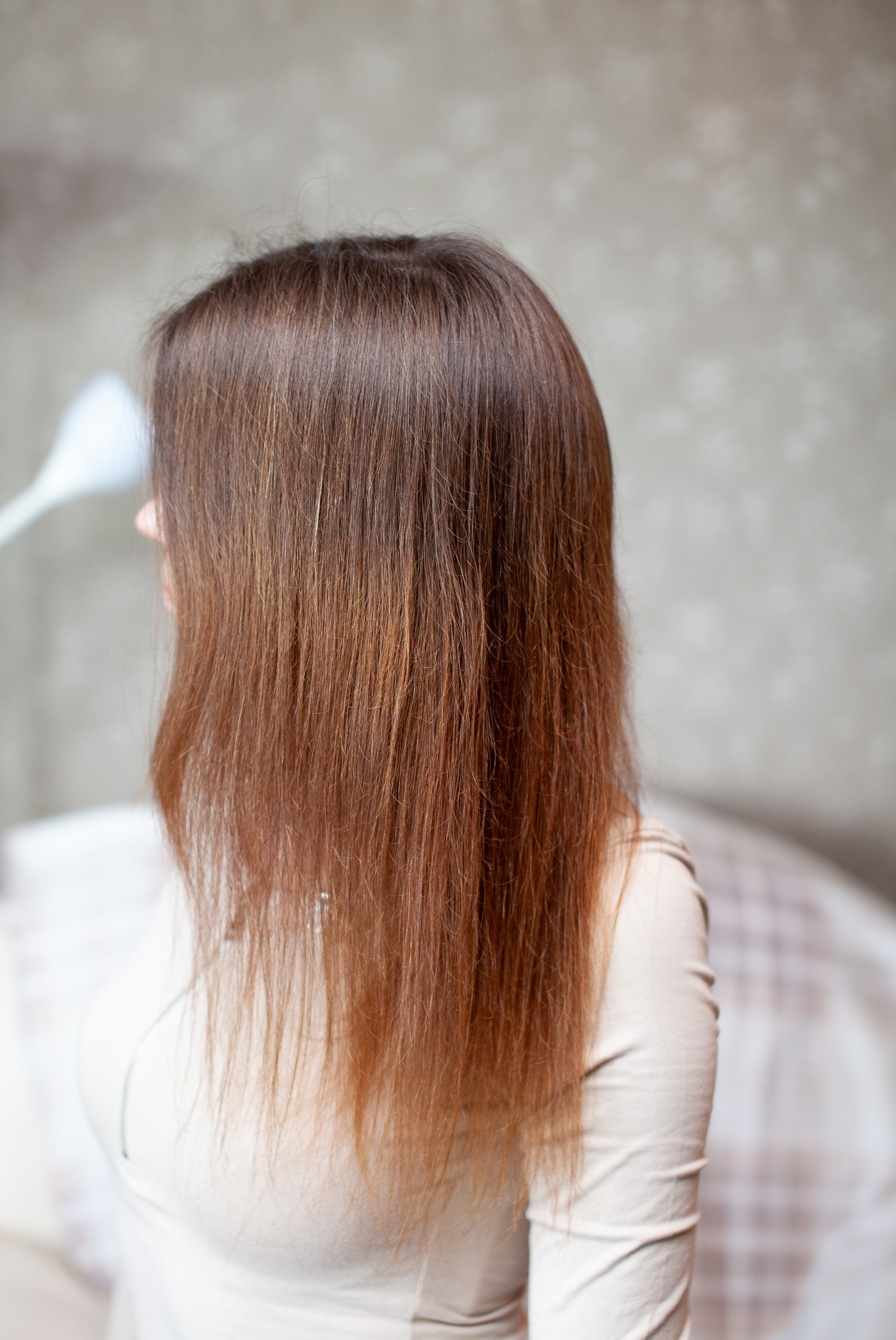 جفاف الشعر: الأسباب، والعلاجات، وطرق الوقاية