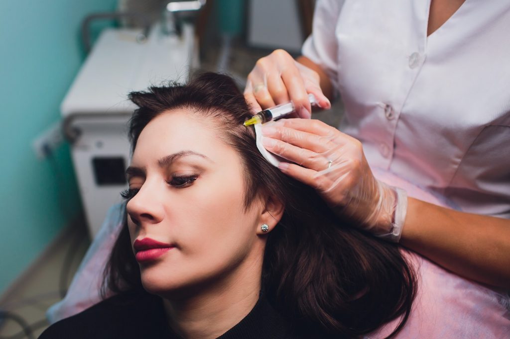 الدليل الشامل حول تقنية الميزوثيرابي لعلاج تساقط الشعر