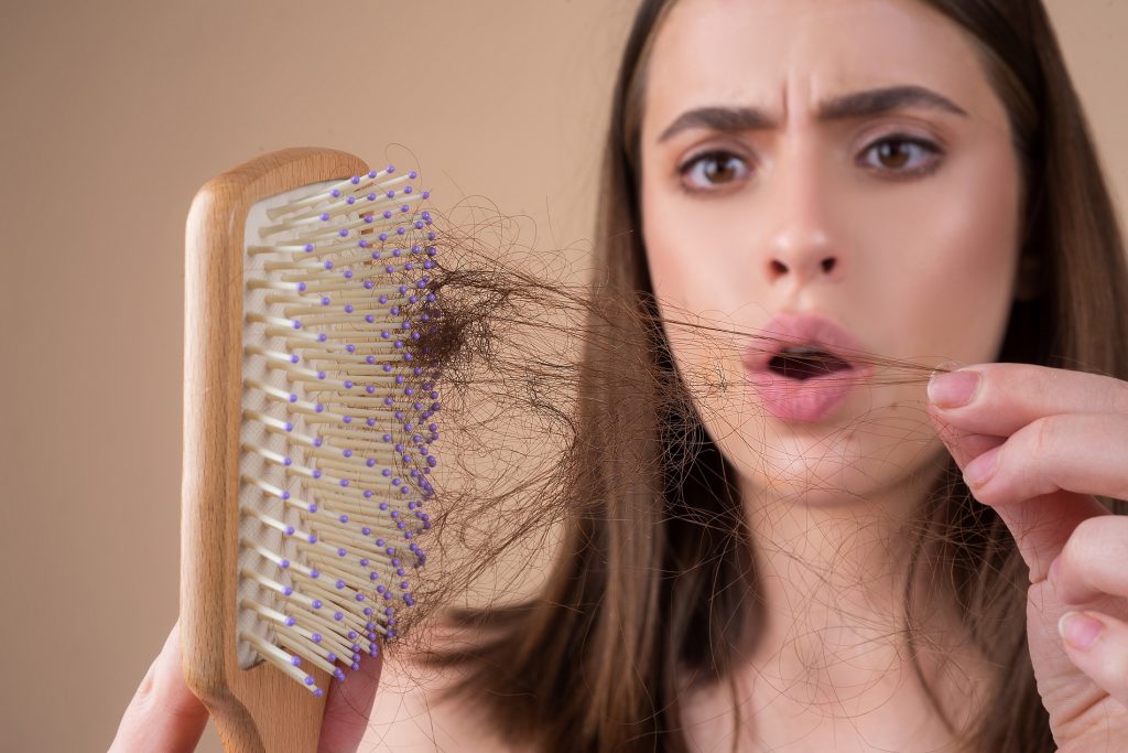 ما هو معدل تساقط الشعر لليوم الواحد؟