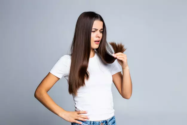 أسباب تساقط الشعر