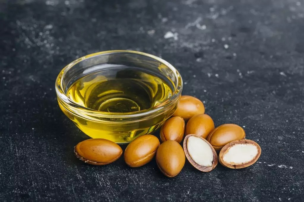 زيت الأرغان لتطويل الشعر ونموه
