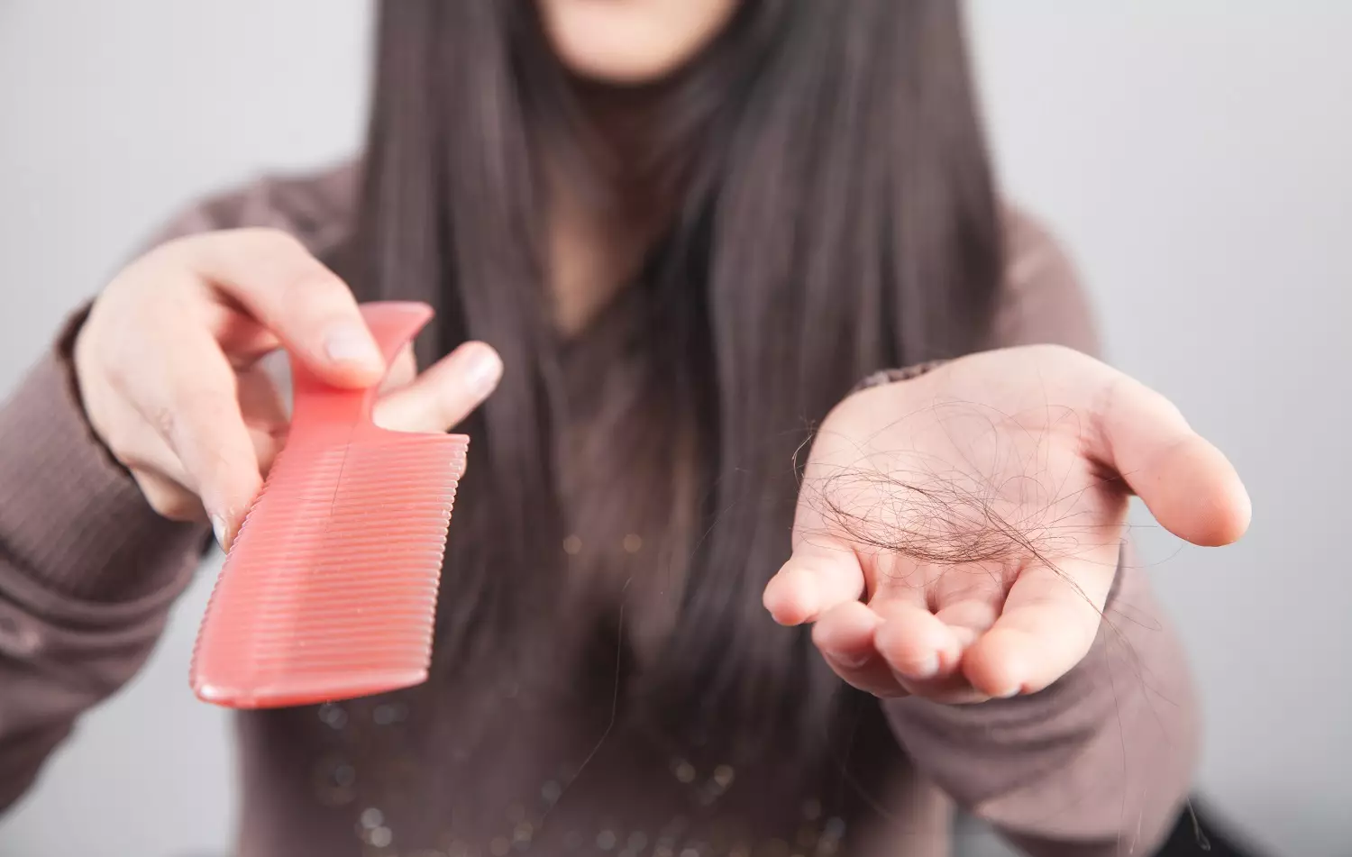 افضل علاج لتساقط الشعر وتكثيفه في المنزل