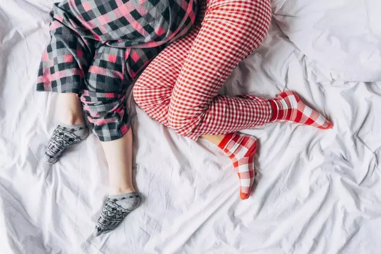 أفضل الأقمشة لملابس النوم والبيجامات