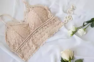 دليلك الشامل لجميع أنواع الحمالات النسائية