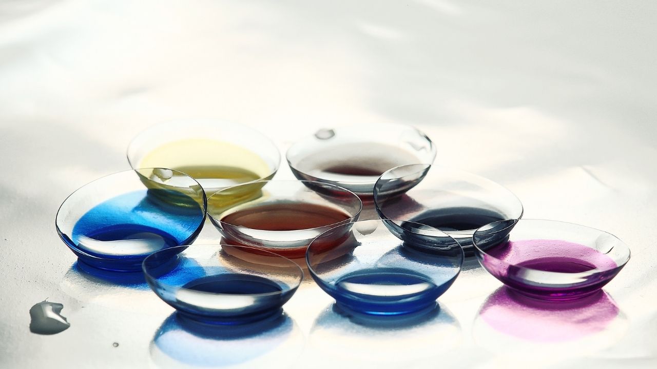 coloured contact lenses