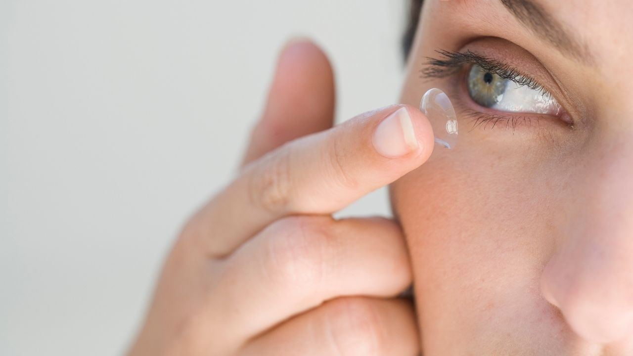 best contact lenses for dry eyes
