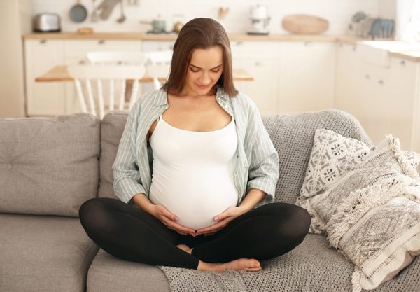 Pregnancy belly support: why you should wear one