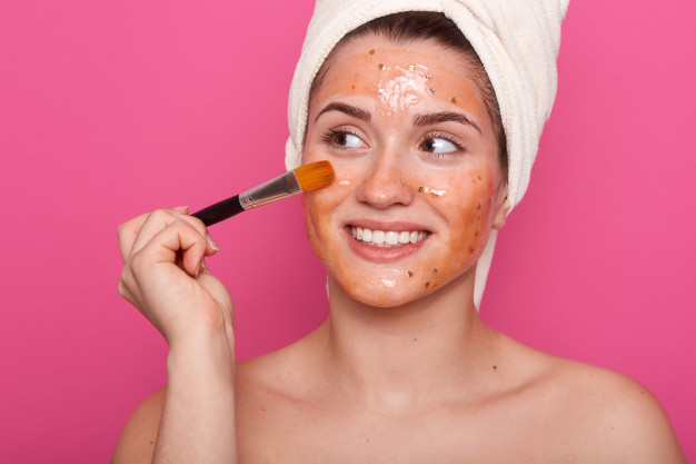 5 DIY face masks that work as a moisturizer!