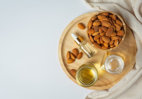 Almond oil for hair: benefits and how to use it