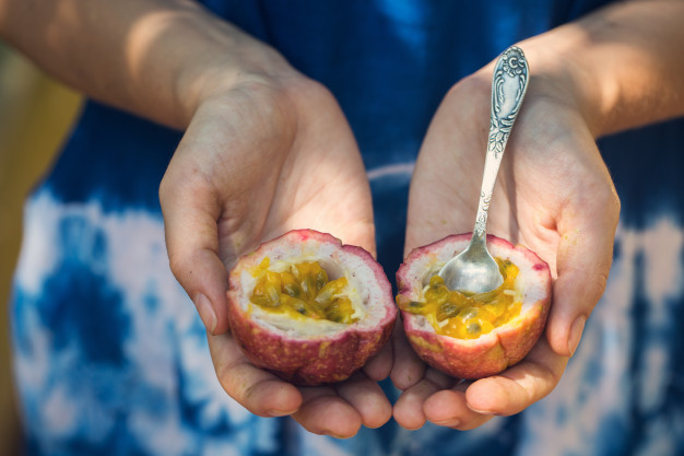 Passion fruit benefits for the hair and the skin