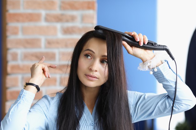 How to avoid damage caused by hair styling heat tools - Metro Brazil Blog