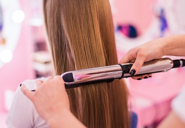 Flat irons: the pros and cons of this styling tool