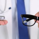 contact lenses vs glasses