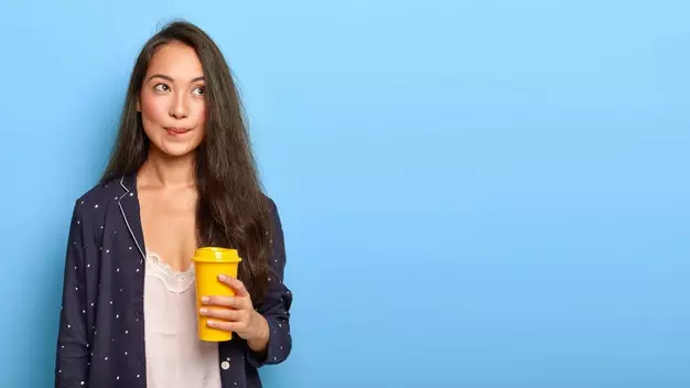 straight hair woman
